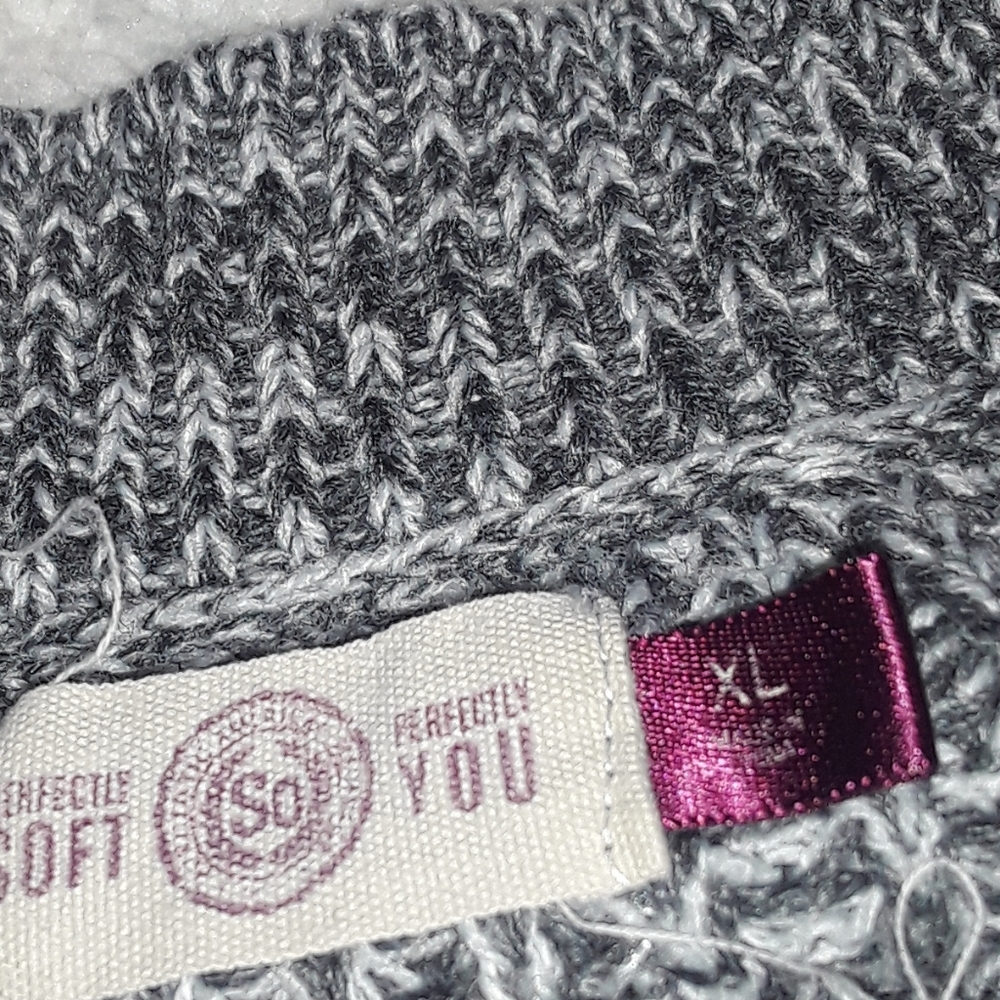 Sweater - Picture 2 of 3